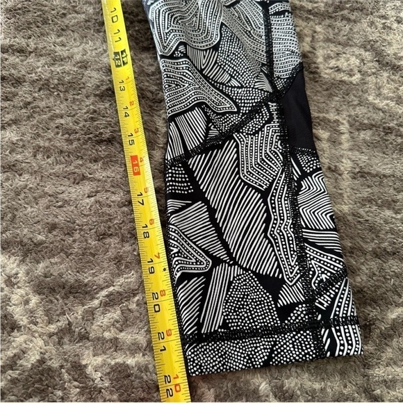 Lululemon Pace Rival Crop Full On Luxtreme Dottie Tribe White Black Leggings 4 - Picture 12 of 13